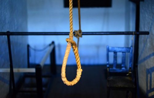 فاس..طبيب متقاعد يضع حدا لحياتها باستعمال سلك كهربائي